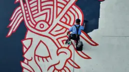 miedzy-sztuka-reklama-technologia-Mural-poziom-1